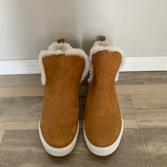 Timberland Skyla Bay Pull on Boots in Brown Nubuck - Picture 4 of 7